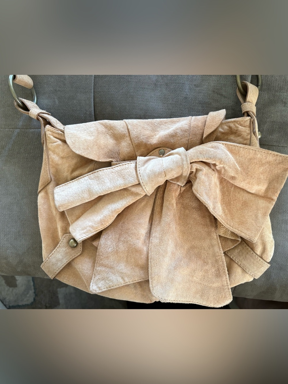 Vintage Suzanne Somers Tan Suede Shoulder Bag w/ Oversized Bow
